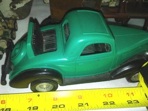 lot 207 image: Misc. Toy Made in USA plastic 36 Ford and more