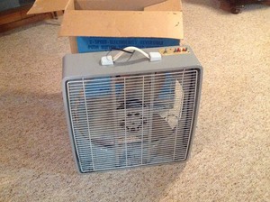 lot 61 image: 20 Fan