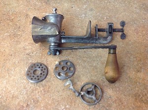 lot 87 image: Vintage Food Chopper
