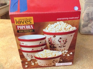 lot 85 image: 5 Piece Popcorn Set