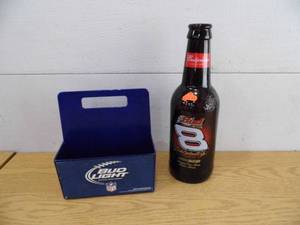 lot 14 image: Budweiser Bottle - Carry All