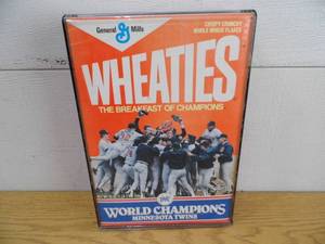 lot 20 image: MN Twins Wheaties Box in Case