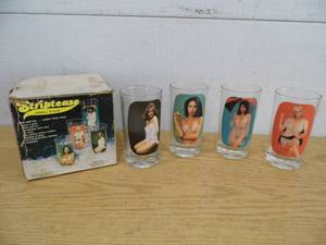 lot 28 image: Strip Tease Glasses