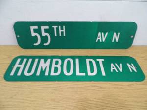 lot 29 image: 2 Street Signs