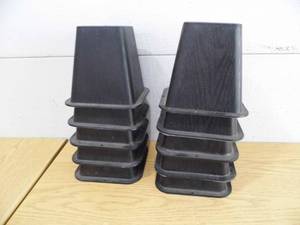 lot 44 image: Lot of 8 Bed Risers