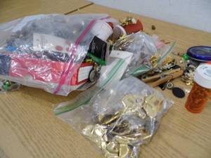 lot 47 image: Jewelry Parts
