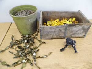 lot 50 image: Electric Fence Adapters - Chain - Drawer Pulls