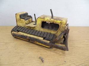 lot 60 image: Tonka Bulldozer