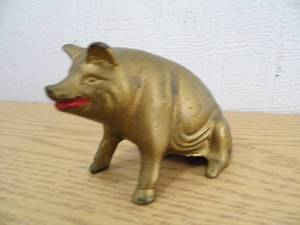 lot 74 image: Cast Iron Gold Pig Bank