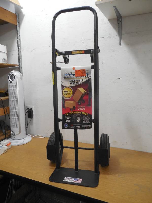lot 123 image: Milwaukee 800 lb. Capacity 2-in-1 Convertible Hand Truck
