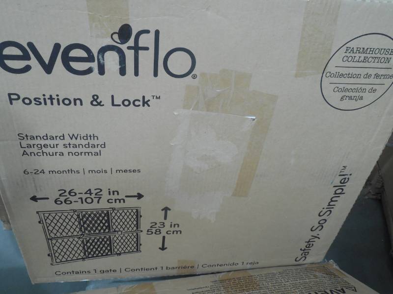 lot 84 image: Evenflo Position and Lock Farmhouse Pressure Mount Gate, Dark Wood