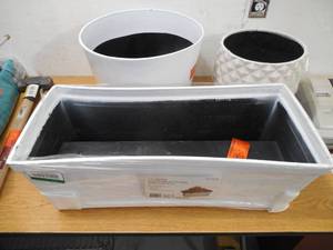 lot 112 image: (3) PLANTERS