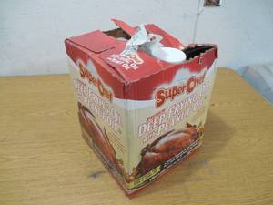 lot 127 image: Super Chef 3 Gal. Deep Frying Oil with Peanut Oil