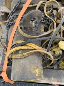 lot 11 image: Budgit Electric 12 Ton Chain Hoist