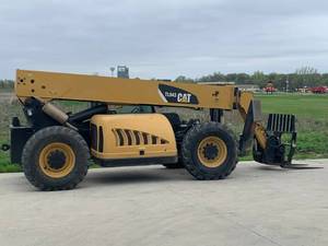 lot 1 image: 2007 Caterpillar TL943 9000 Lb Telescopic Forklift (SEE VIDEO)