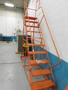 lot 186 image: Rolling Industrial 10 Step Ladder