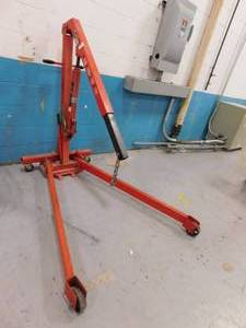 lot 187 image: Torin Big Red 1 Ton Hydraulic Engine Hoist
