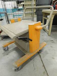 lot 190 image: Rolling Adjustable Cart - 20.5 x 23 #1