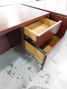 lot 196 image: 4 Drawer Desk - 72(w) x 29.5(h) x 24(d)
