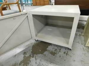 lot 203 image: Rolling Storage Unit - 24 x 21 x 25(d)