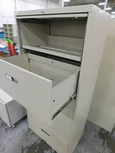 lot 204 image: File Cabinet - 30(w) x 64(h) x 18(d)