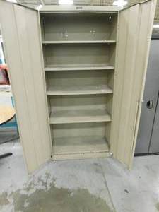 lot 206 image: Tennsco Cabinet - 36(w) x 78(h) x 18(d)