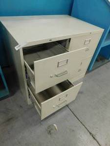 lot 235 image: 2 - Small File Cabinets - 18(w) x 27.5(h) x 25(d)