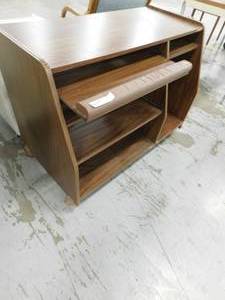 lot 251 image: Rolling Microcentre Computer Desk Station - 39.25(w) x 30(h) x 22(d)