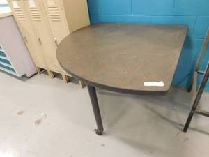 lot 173 image: Rolling Corner Table - 42 x 42