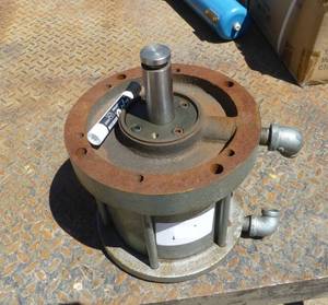 lot 316 image: Large Pancake Valve