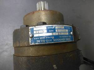 lot 330 image: 2 - Bird Johnson Hydraulic Motors