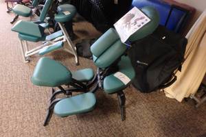 lot 97 image: EarthLite chair, Avilla II Model