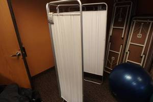 lot 73 image: Mobile changing room curtain