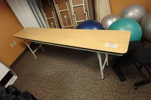lot 79 image: Classroom Table