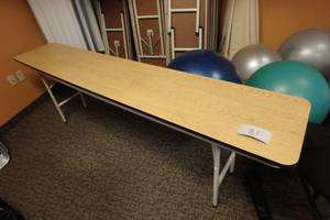 lot 81 image: Classroom Table