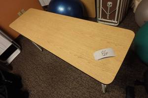 lot 86 image: Classroom Table