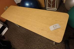 lot 87 image: Classroom Table