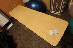 lot 90 image: Classroom Table