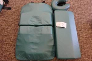 lot 113 image: Body cushion set