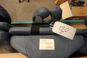 lot 120 image: Body cushion set
