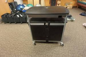 lot 157 image: Large AV cart