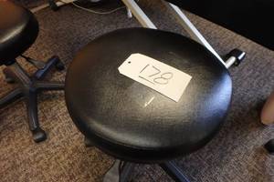 lot 178 image: Rolling stool