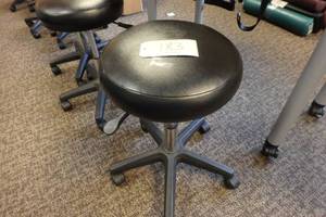 lot 183 image: Rolling stool