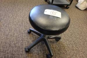 lot 185 image: Rolling stool