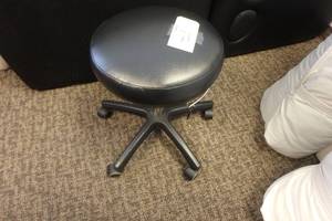 lot 187 image: Rolling stool