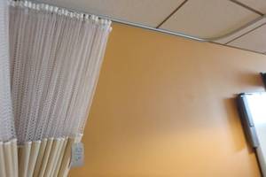 lot 213 image: Divider curtain