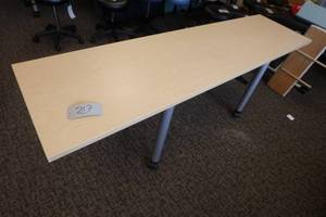 lot 217 image: Classroom Table