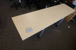 lot 219 image: Classroom Table