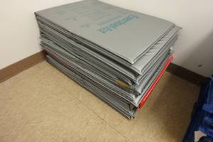 lot 240 image: (11) exercise mats