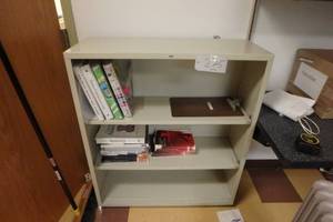 lot 275 image: Metal shelf